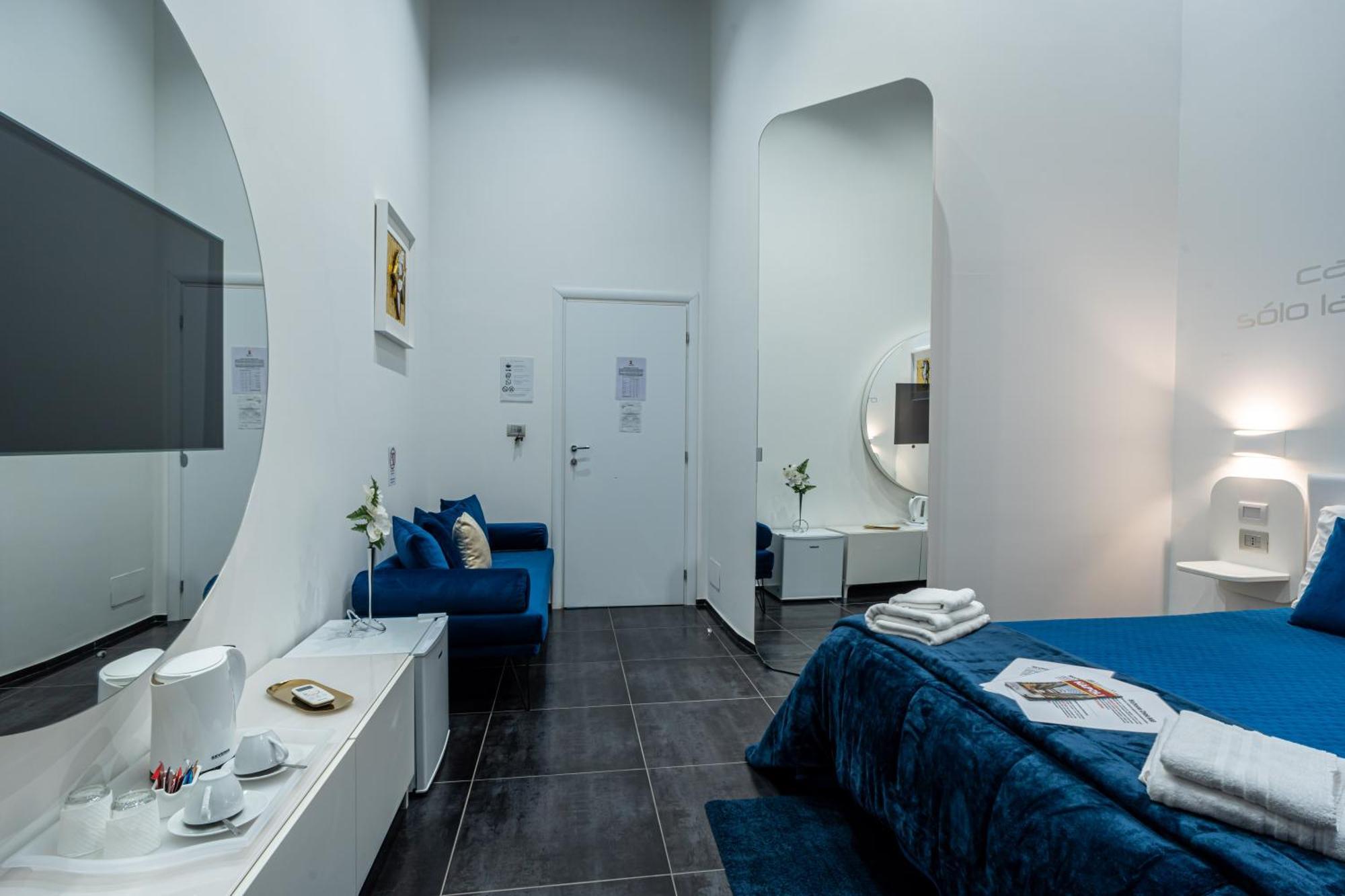 Skyhouse Chiaia Alojamento de Acomodação e Pequeno-almoço