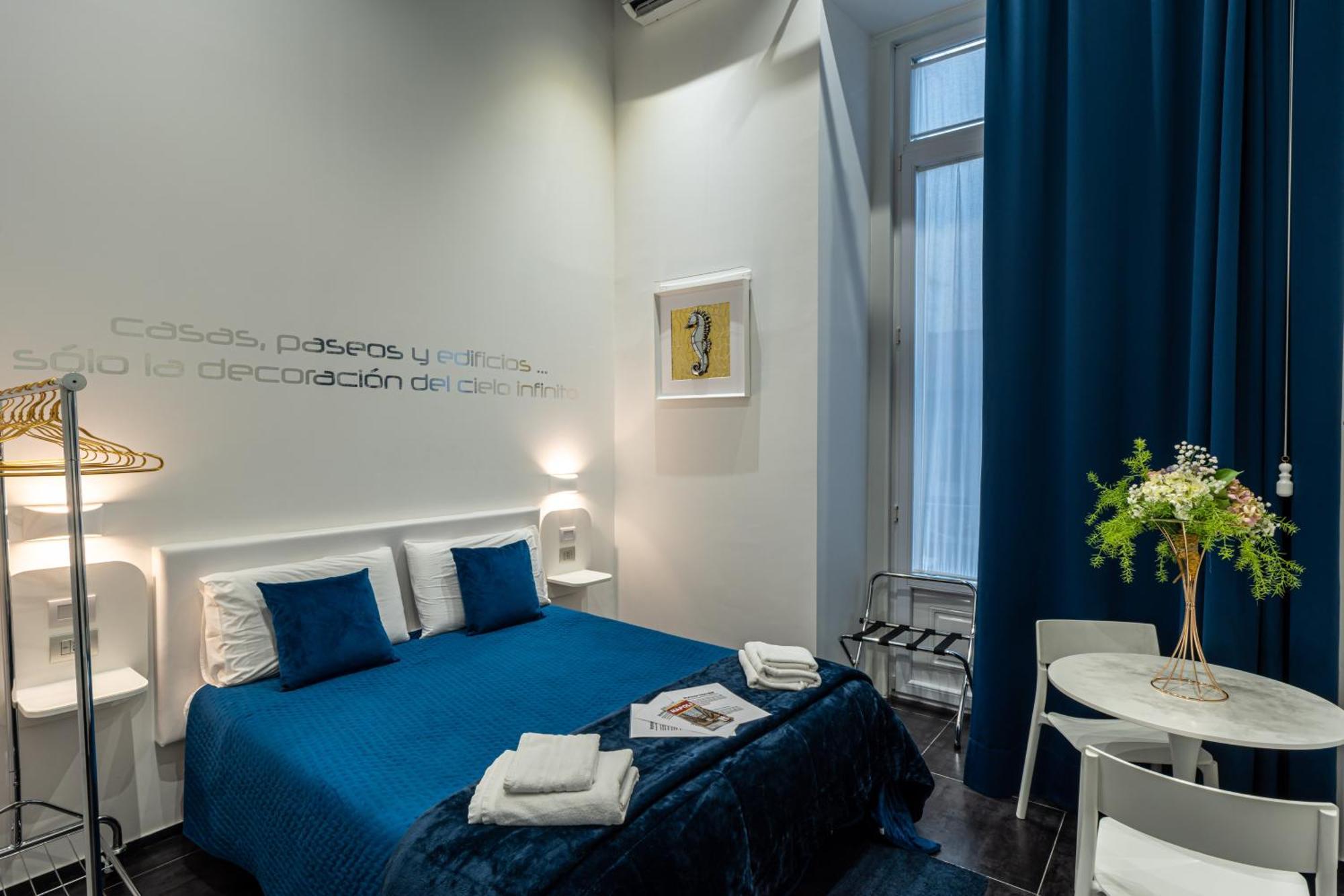 Skyhouse Chiaia 2* Nápoles