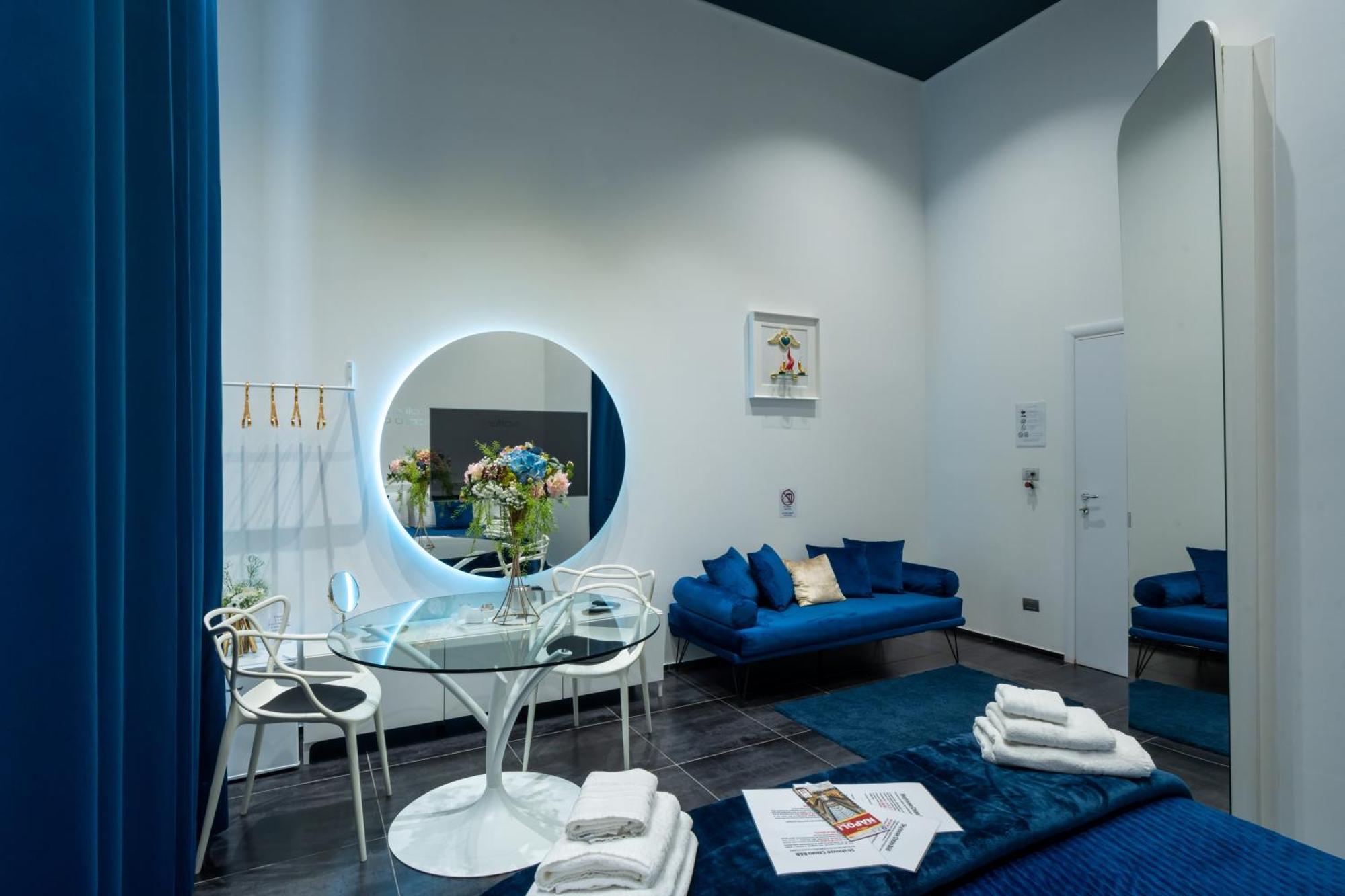 Skyhouse Chiaia Bed & Breakfast 2*